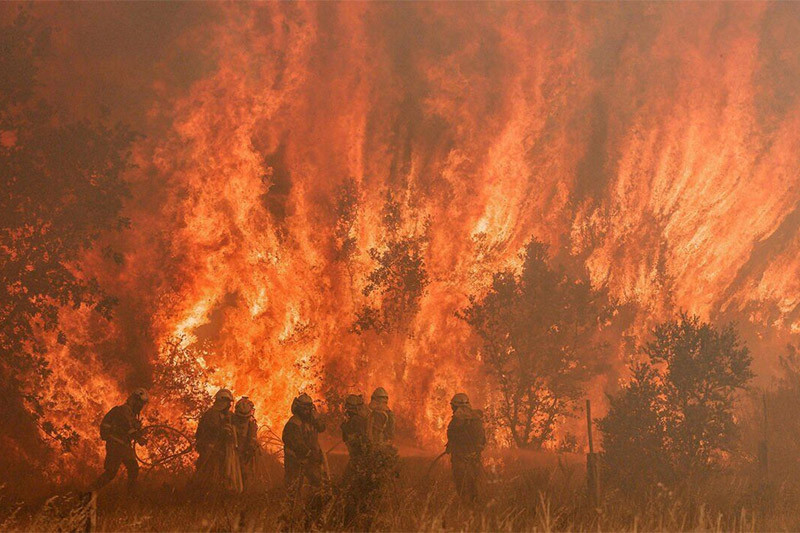Hàng trăm lính cứu hỏa vật lộn chống 'giặc lửa' gần thủ đô Bồ Đào Nha