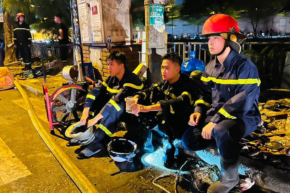 Vụ cháy quán karaoke ở Hà Nội: 3 chiến sỹ cứu 8 người trước khi hy sinh