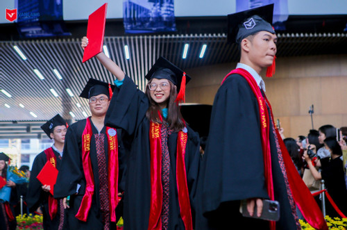 Lễ phục tốt nghiệp 2022 của 1 số trường đại học nổi tiếng Việt Nam