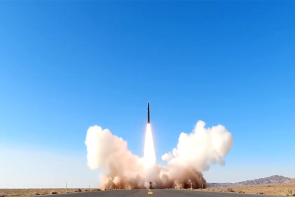 Trung Quốc lần đầu hé lộ cảnh phóng tên lửa 'sát thủ tàu sân bay'