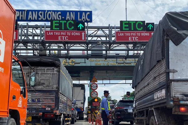 Lưu thông thuận lợi ngày đầu thu phí không dừng