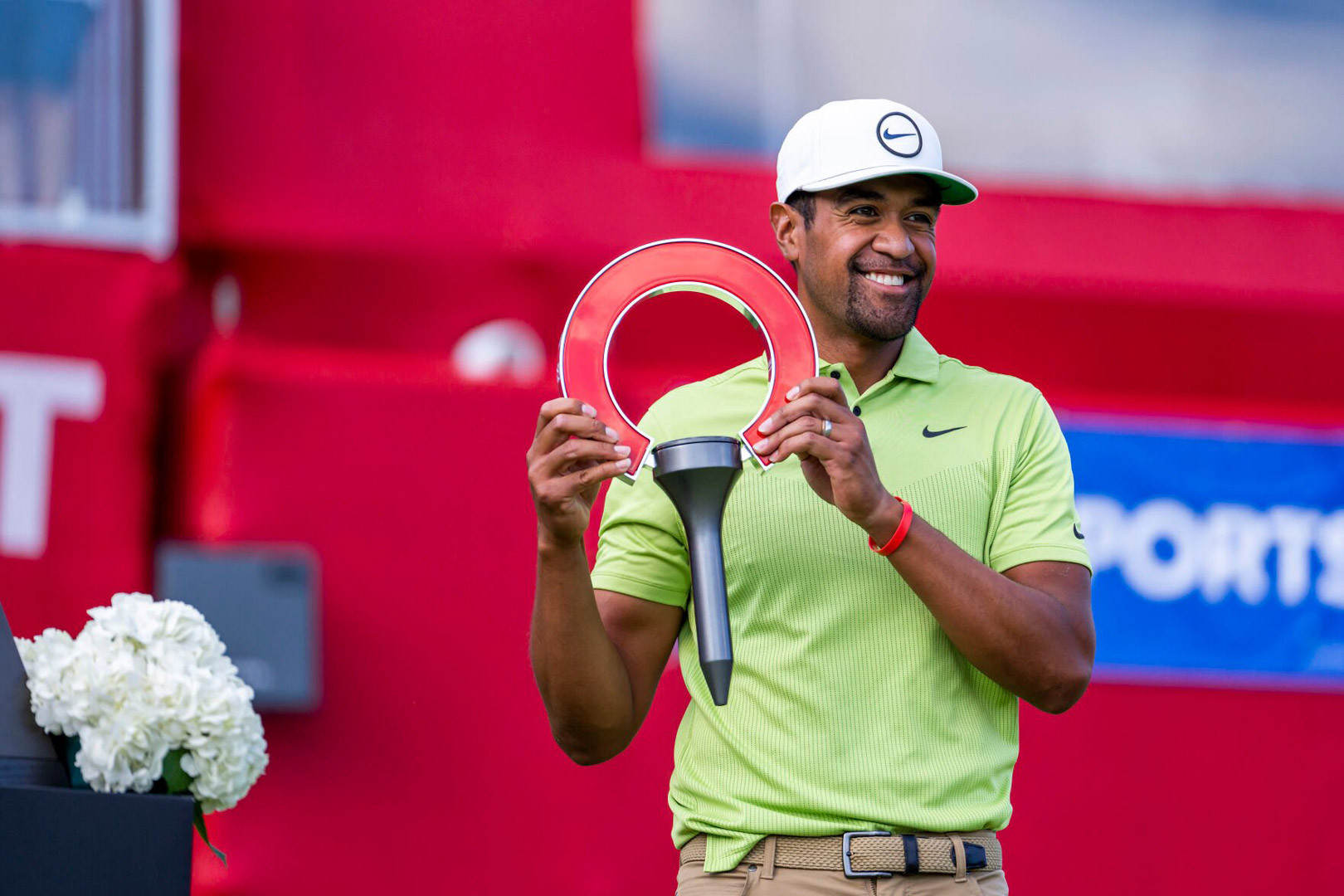 Tony Finau lập kỳ tích ở PGA Tour