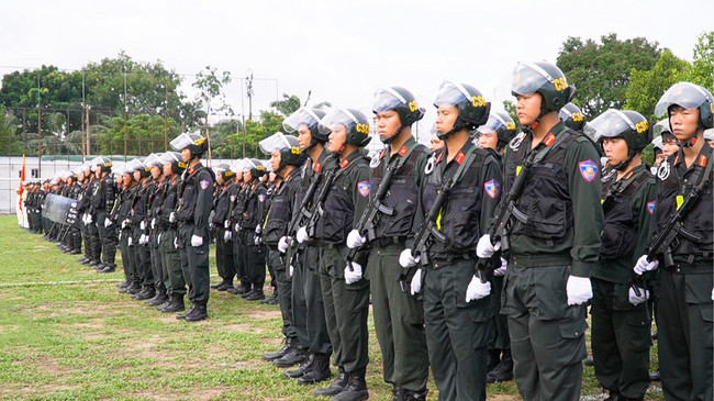 Thành lập Trung đoàn Cảnh sát cơ động dự bị chiến đấu với 1.279 CBCS
