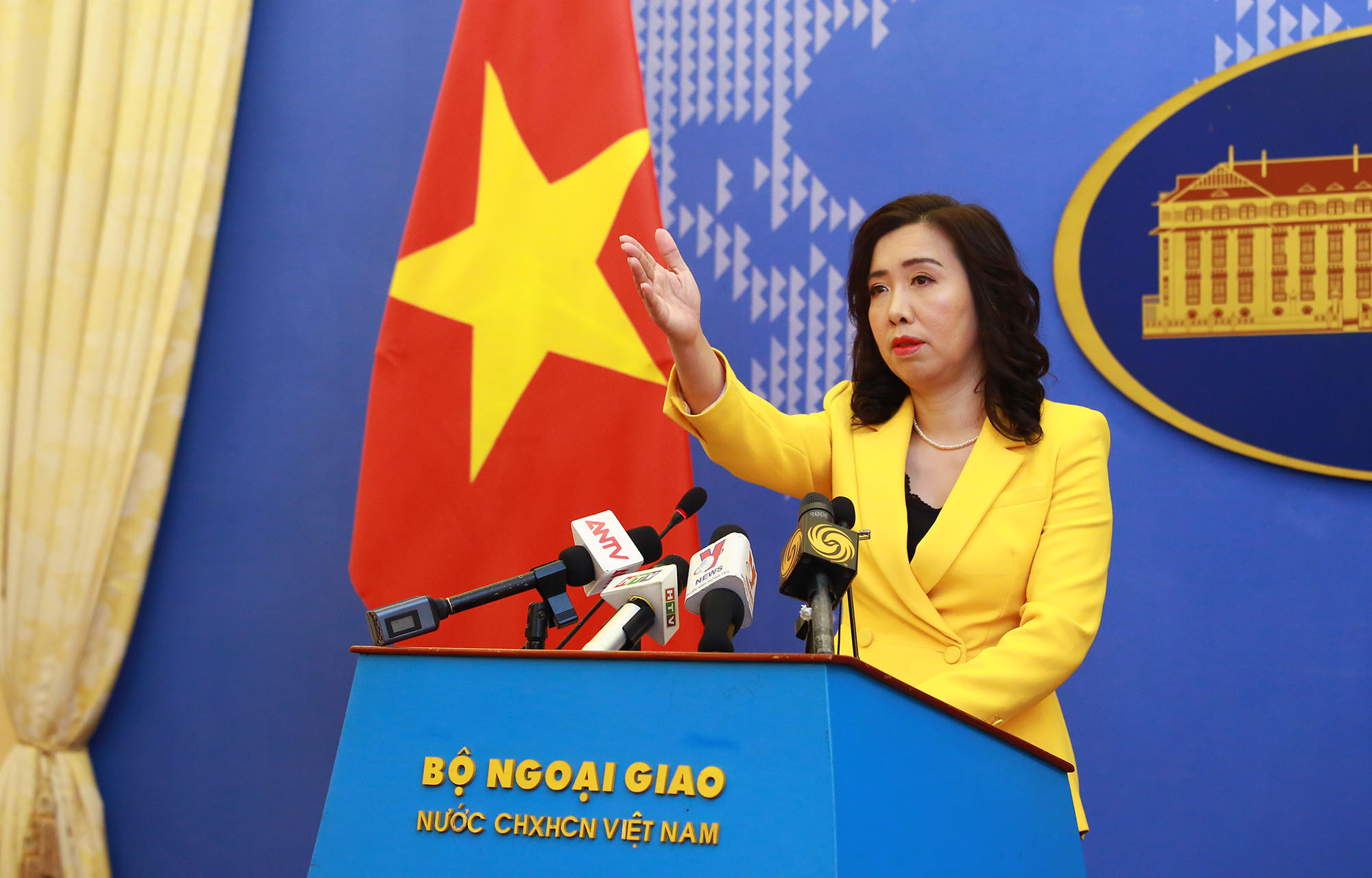 Đức, Séc, Tây Ban Nha nêu điều kiện khi xin thị thực hộ chiếu mới