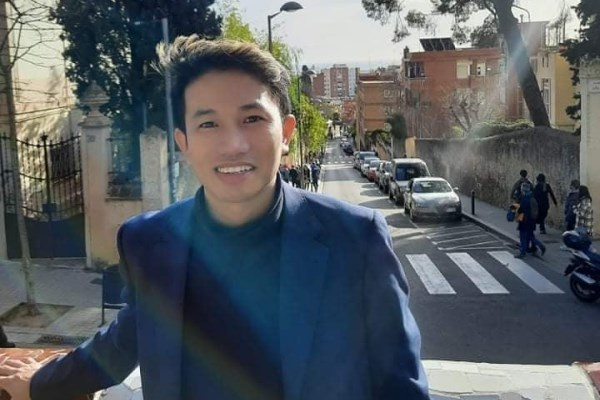 9X dừng công việc có tương lai xán lạn để du học MBA