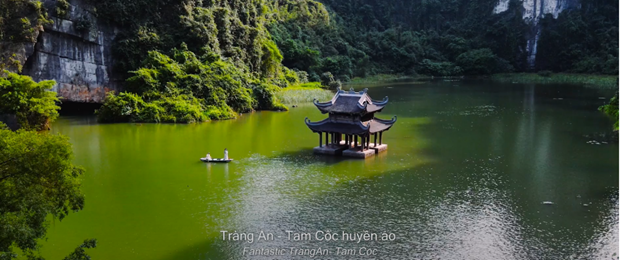 RoK singer shows love for Vietnamese destinations in new MV hinh anh 1