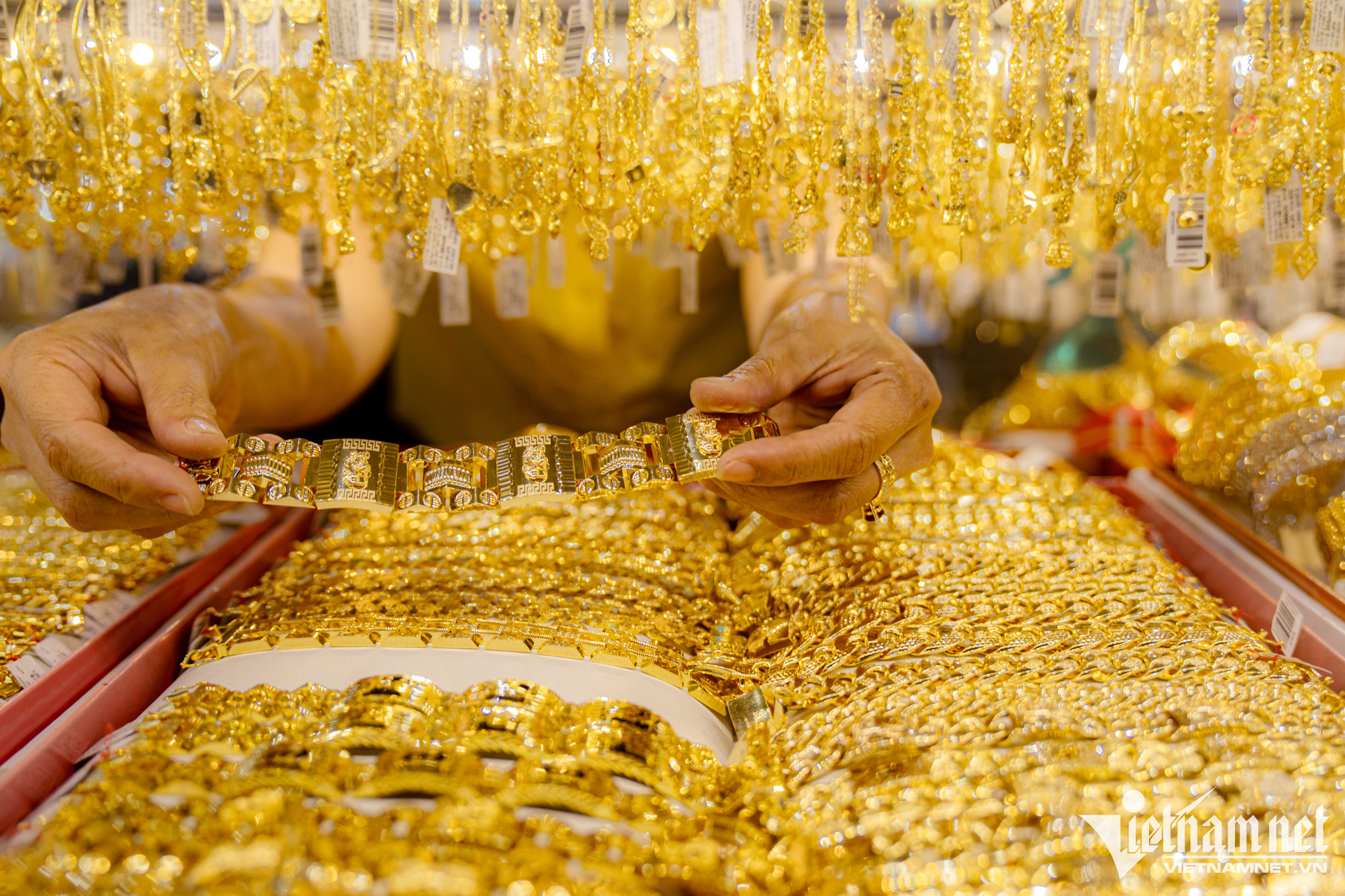 day-chuyen-vang-trang-suc