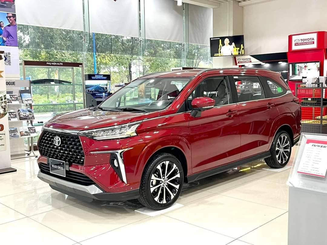 Đặt cọc mua xe Toyota Veloz, “thượng đế” nắm dao đằng lưỡi