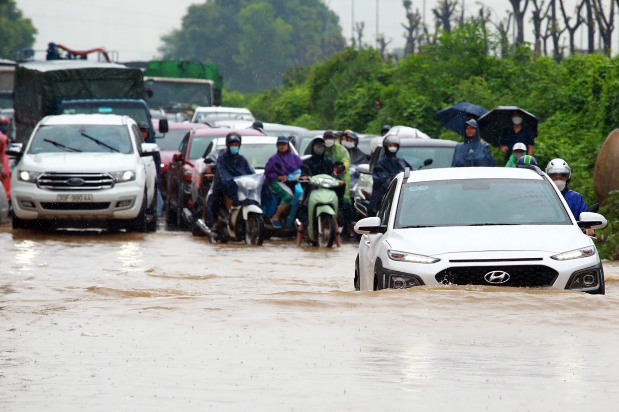 Hà Nội lý giải nhiều khu vực cứ mưa lớn là ngập sâu