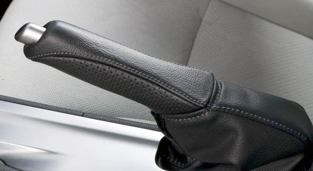 Những sai lầm phá hủy hệ thống phanh ô tô ảnh 8