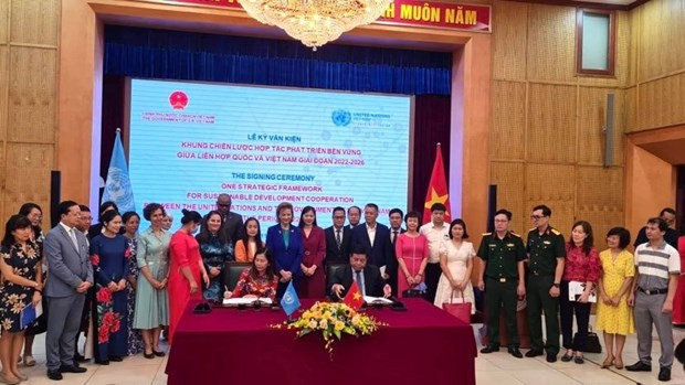 Vietnam, UN sign strategic framework for sustainable development cooperation hinh anh 1