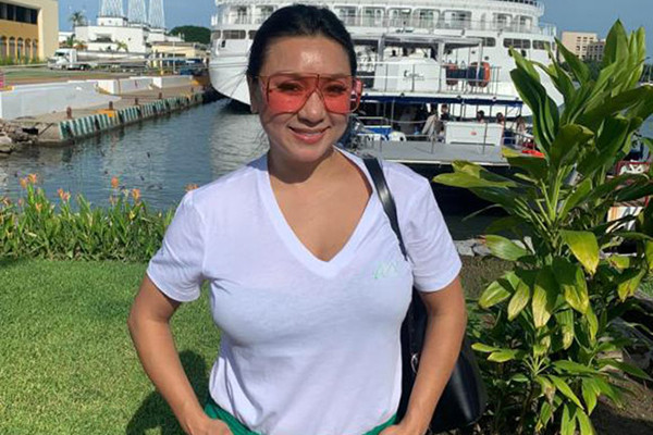 Y Phụng - 'người tình Lý Hùng' một thời khoe mặt mộc tuổi 43