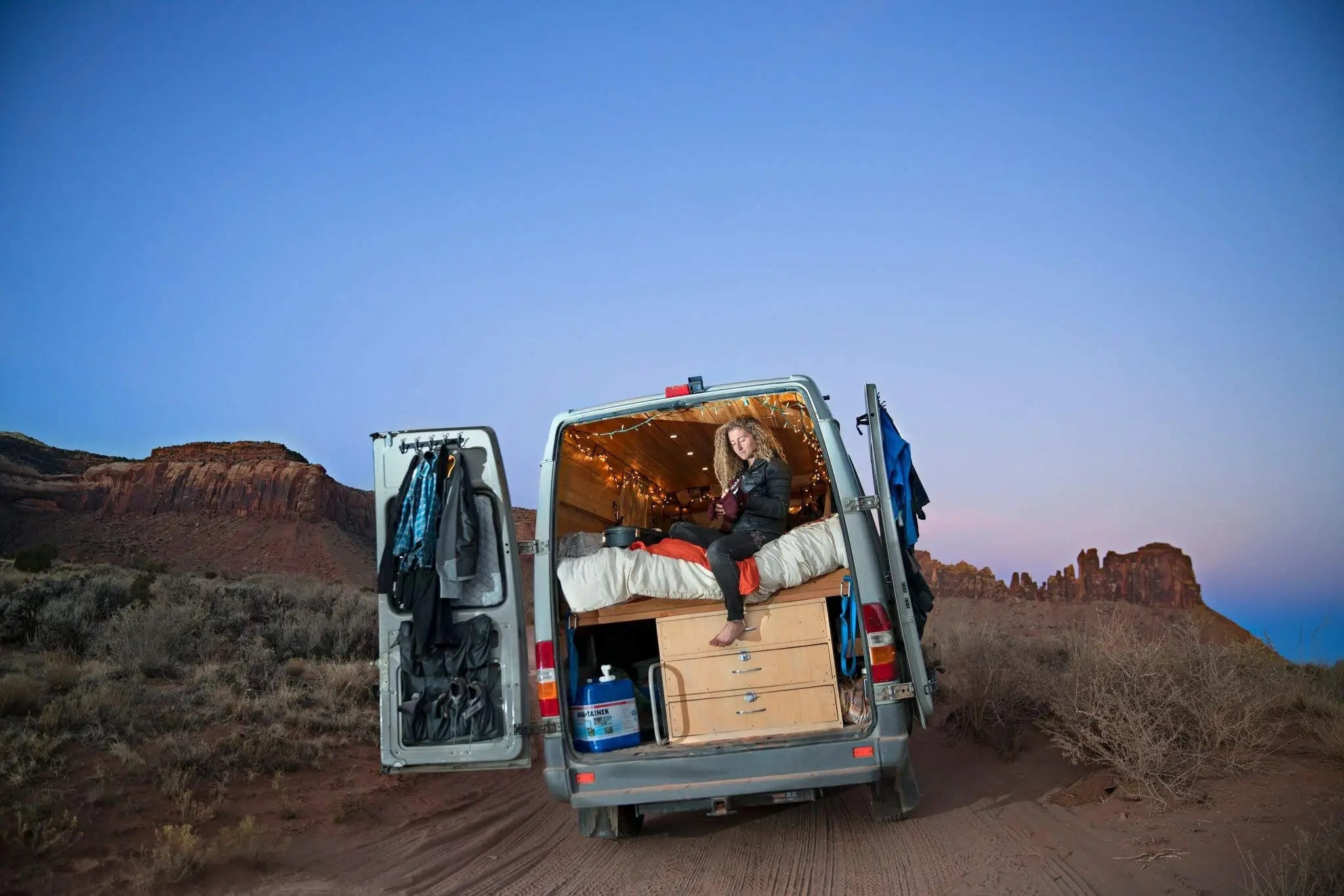 Song tren xe van anh 4