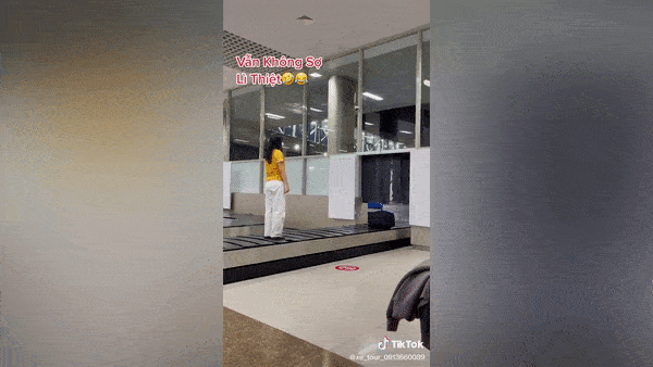 Nữ du khách leo lên băng chuyền hành lý sân bay Liên Khương quay video gây bức xúc