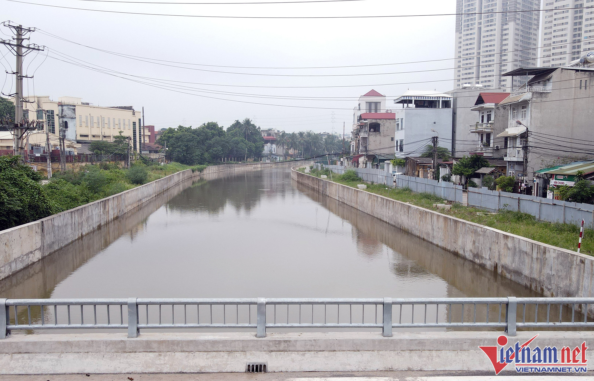 Sau nhiều năm xây dựng, phần lớn đoạn kênh La Khê (nằm trên huyện Hoài Đức) dẫn nước từ sông Nhuệ ra Trạm bơm Yên Nghĩa đã hoàn thành.
