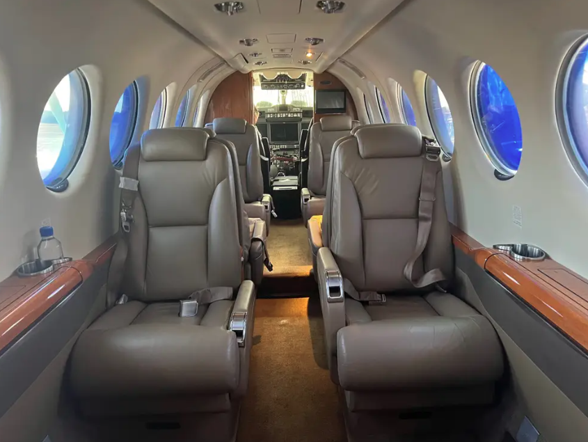 gia ve may bay anh 4