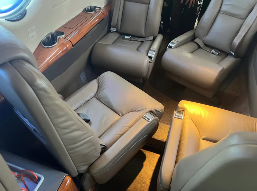 gia ve may bay anh 6