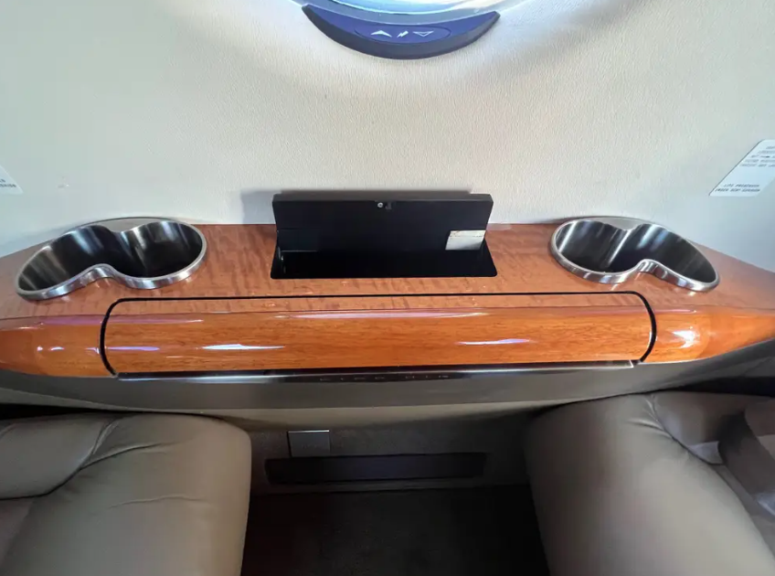 gia ve may bay anh 9