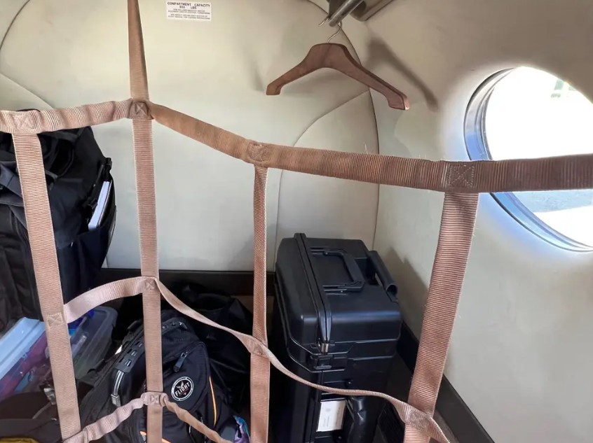 gia ve may bay anh 15