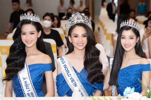 Bạn cùng phòng kể điều bí mật về Hoa hậu Mai Phương IELTS 8.0