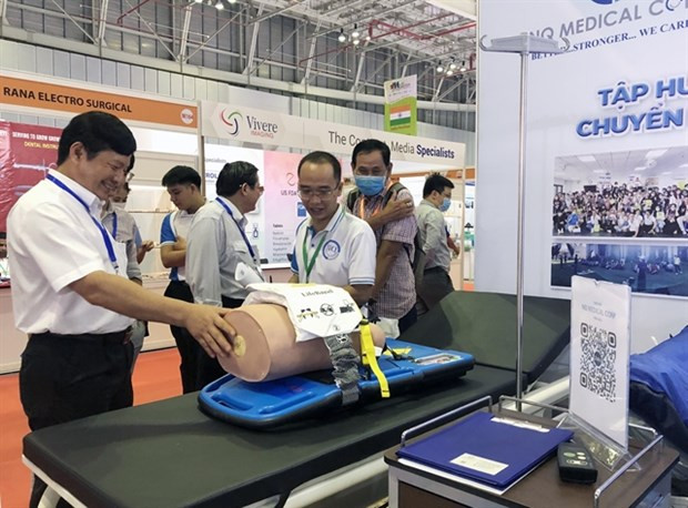 Vietnam seeks foreign investment in medical devices production hinh anh 1