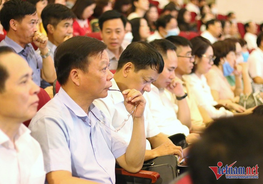 Nhà vệ sinh trường học lại khiến lãnh đạo Hà Nội trăn trở