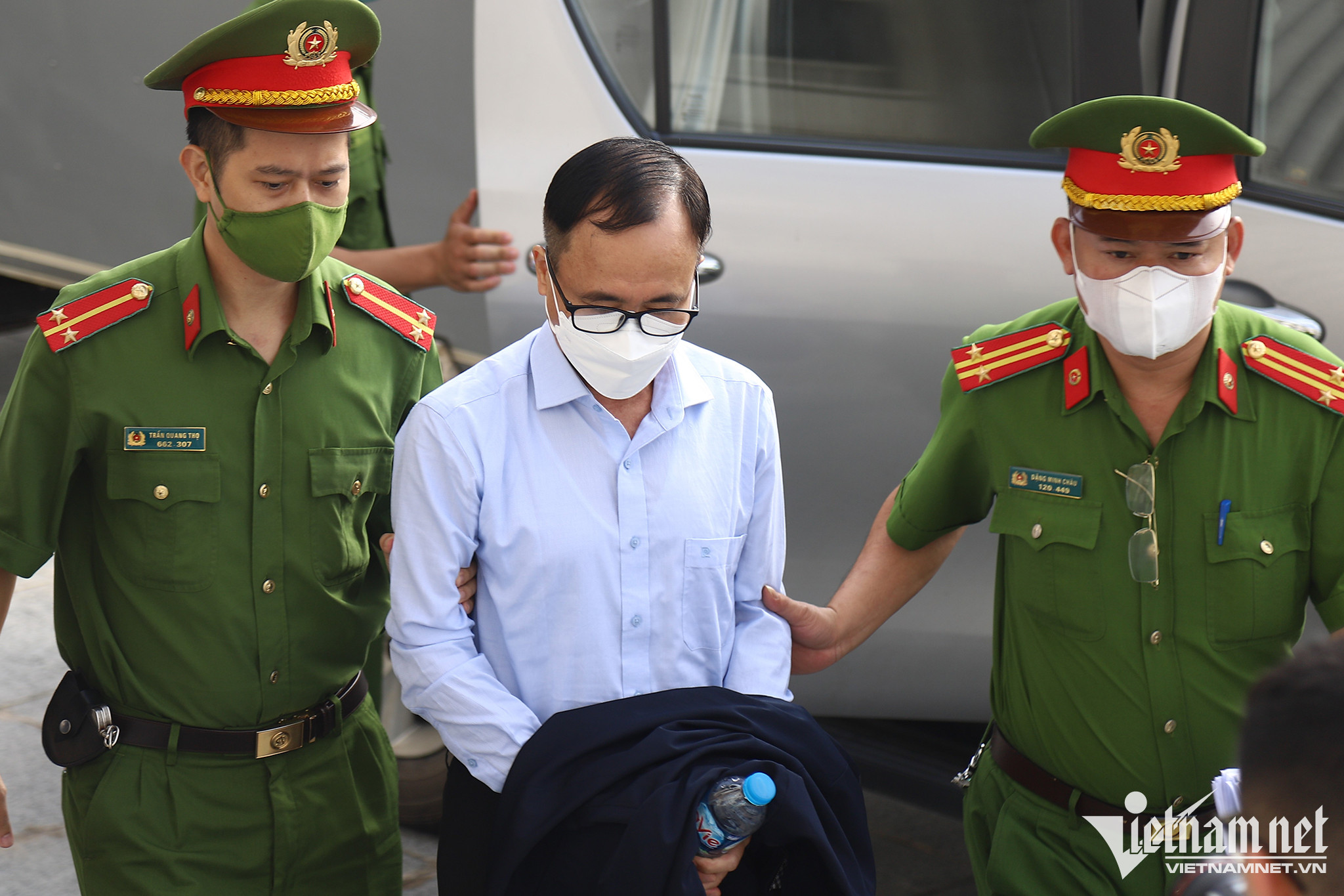 Tòa xử cựu Bí thư Bình Dương, luật sư đề nghị triệu tập nguyên Phó Bí thư