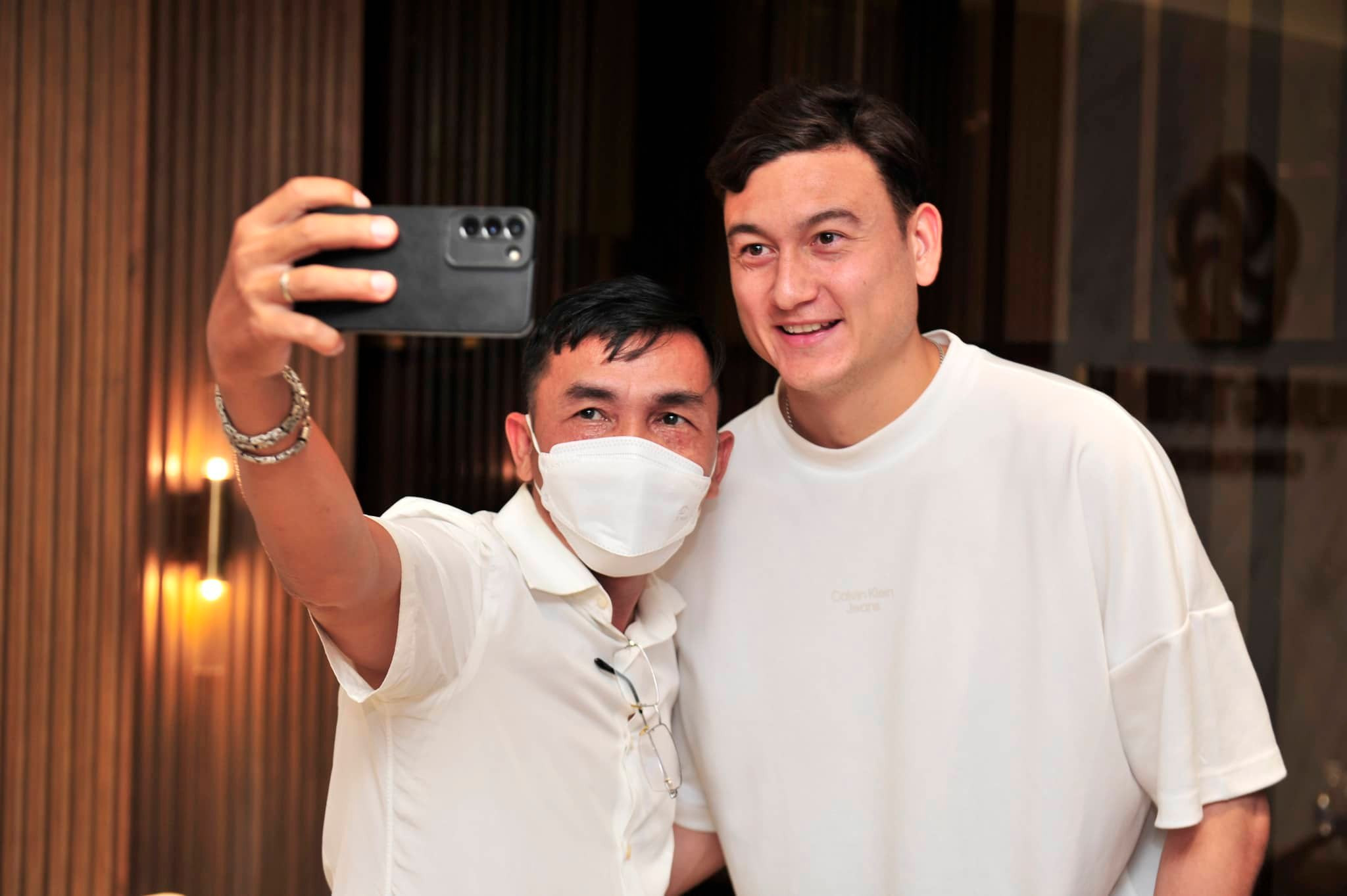 Văn Lâm nhận lương kỷ lục, mang số áo đặc biệt ở Bình Định