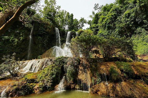Stamp collection featuring famous Vietnamese waterfalls released