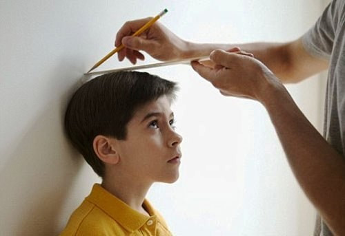 Nguyên nhân dậy thì sớm ở trẻ, bác sĩ khuyến cáo ‘bố mẹ chớ ngó lơ’