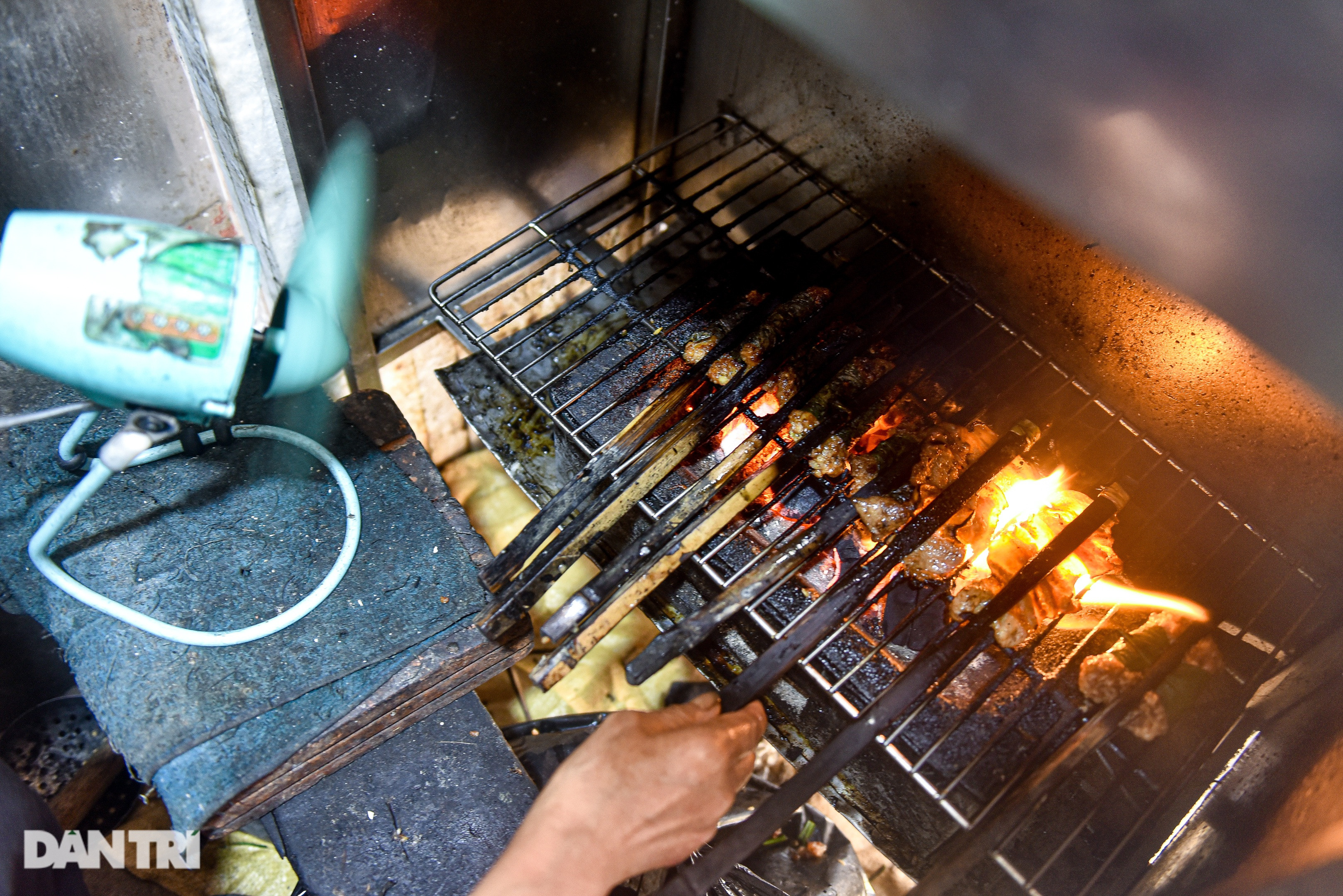 Lạc vào ngõ ẩm thực giữa lòng phố cổ, chỉ 100.000 đồng đã no căng bụng - 12