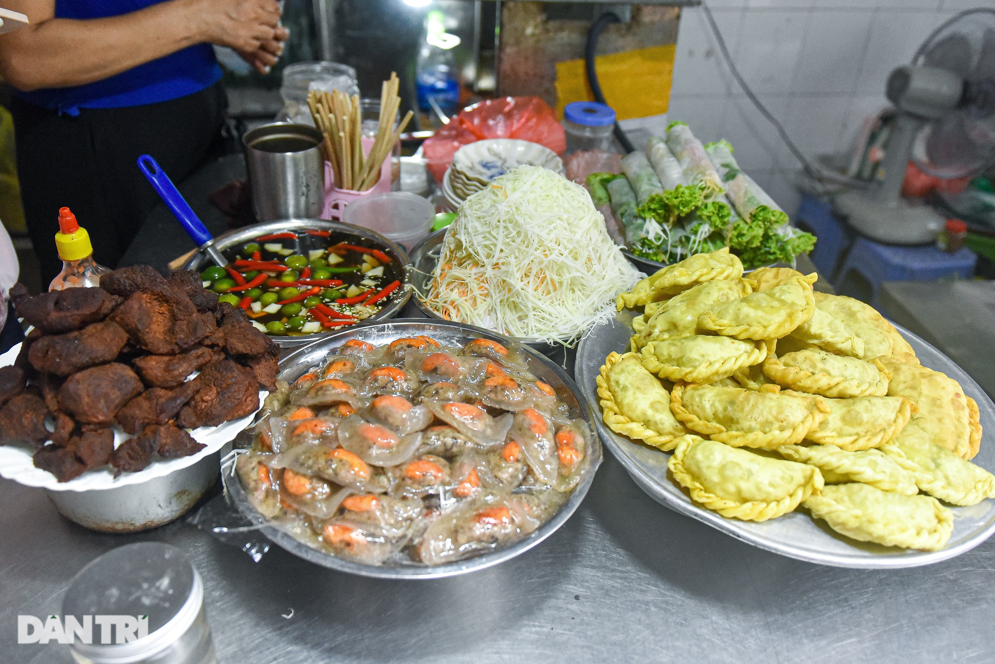 Lạc vào ngõ ẩm thực giữa lòng phố cổ, chỉ 100.000 đồng đã no căng bụng - 10