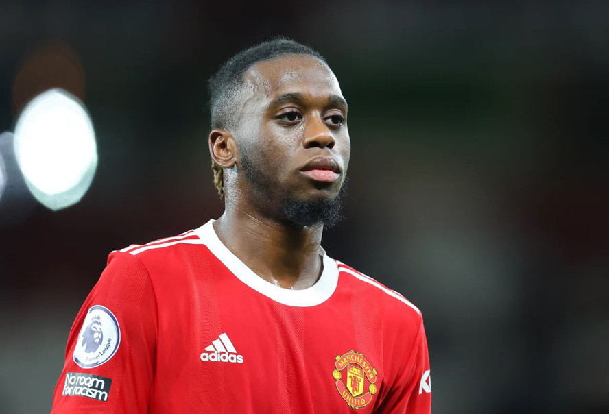 MU lỗ nặng khi bán Wan-Bissaka