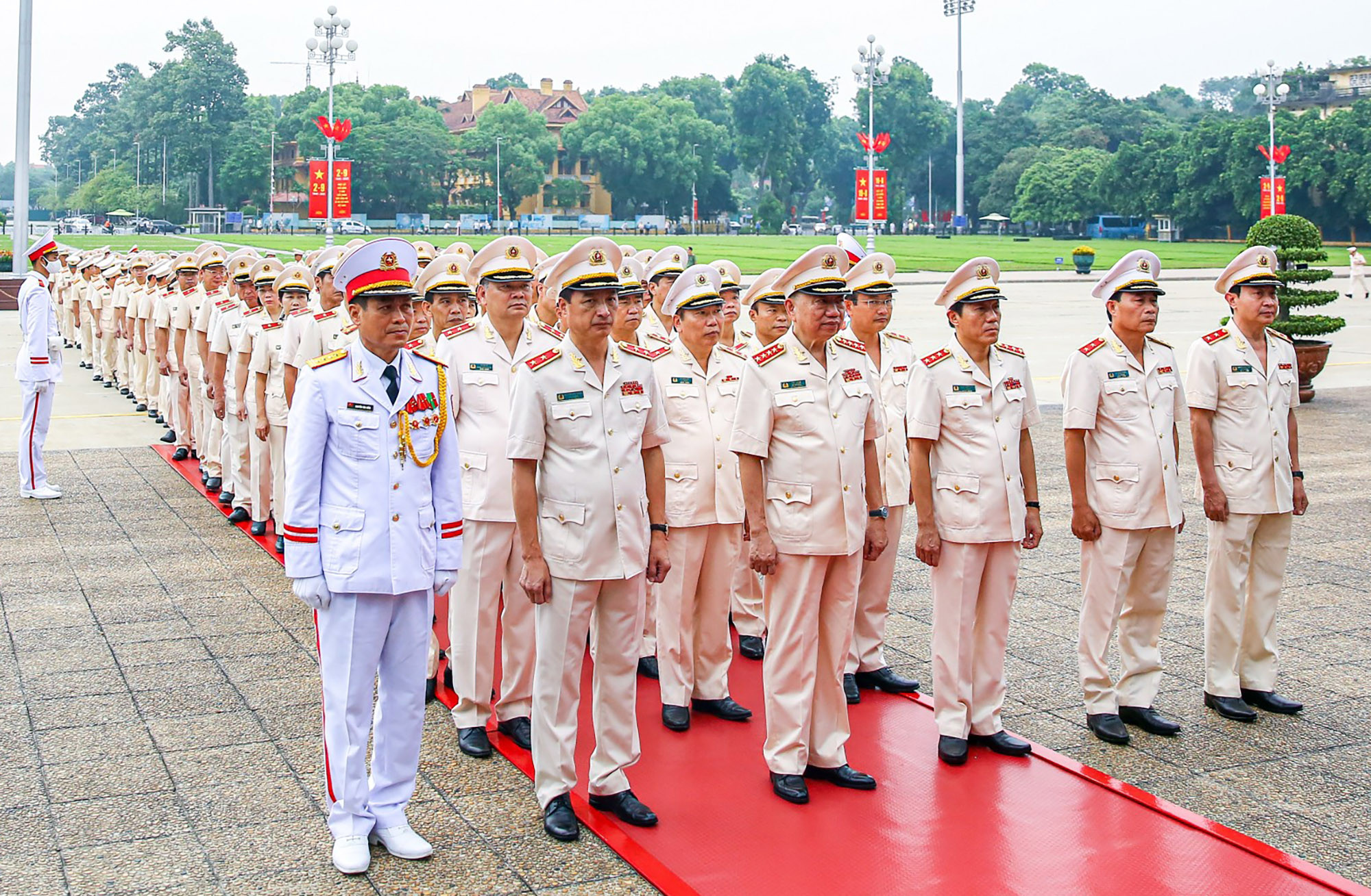 Đảng ủy Công an Trung ương, Bộ Công an vào Lăng viếng Chủ tịch Hồ Chí Minh
