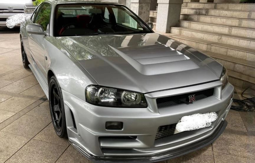 Nissan Skyline GT-R R34 hàng hiếm được bán với giá 2 triệu USD