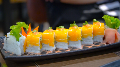 Độc đáo món sushi cá hồi chay thu hút thực khách TP.HCM