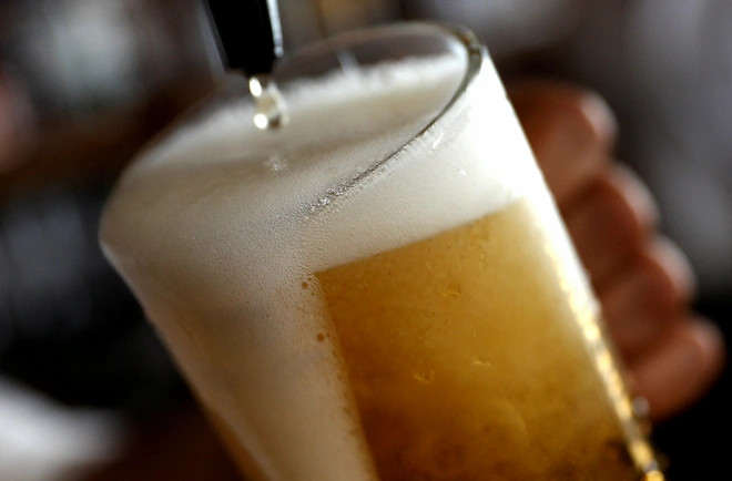 Hơn 10 USD không mua được nửa lít bia ở Australia