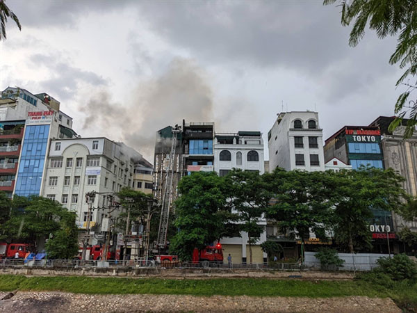 Three firefighters killed in Hanoi's karaoke bar fire