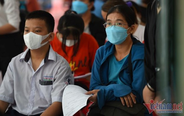 TP.HCM yêu cầu báo cáo lý do chưa tổ chức tiêm vắc xin Covid-19 cho trẻ