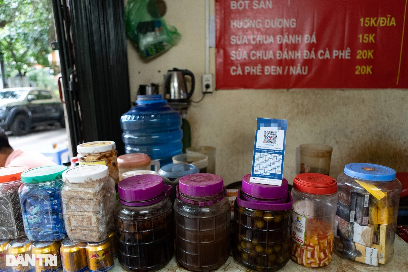 Trà đá thời 4.0: Bà chủ Hà Nội trang bị cả QR để khách thanh toán - 1
