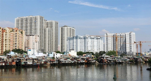 HCM City faces difficulties in relocating nearly 20,000 low quality homes