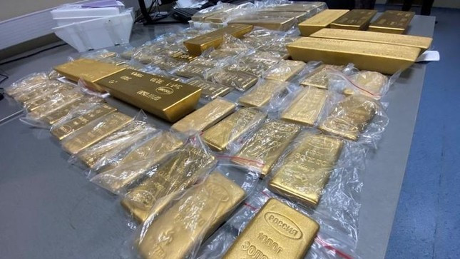 Nga: Vụ buôn lậu 225kg vàng ở sân bay Mátxcơva bị phát hiện vì tình tiết bất ngờ ảnh 1