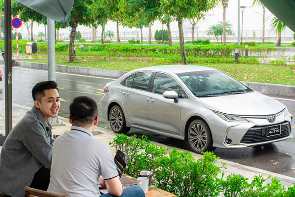 Toyota Corolla Altis 2022 - mẫu sedan đô thị cho doanh nhân hiện đại