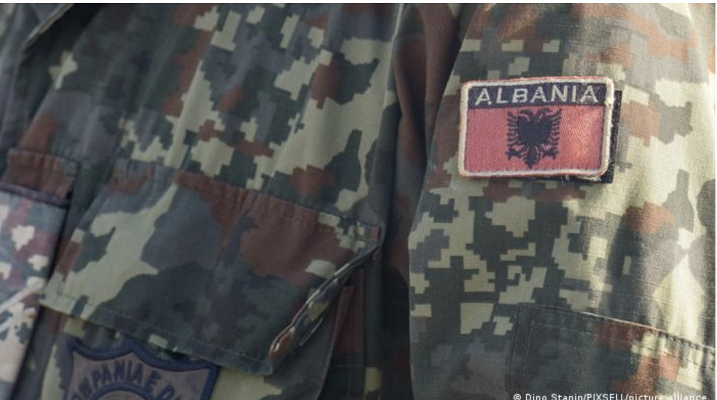 Albania bắt giữ hai người Nga, một người Ukraine