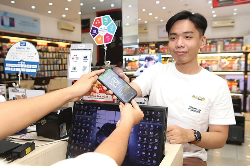 Cashless payments take over the streets