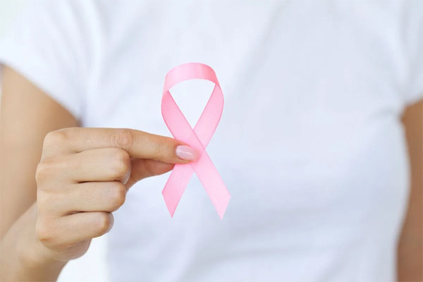 Thực phẩm làm tăng nguy cơ mắc loại ung thư phổ biến nhất ở phụ nữ