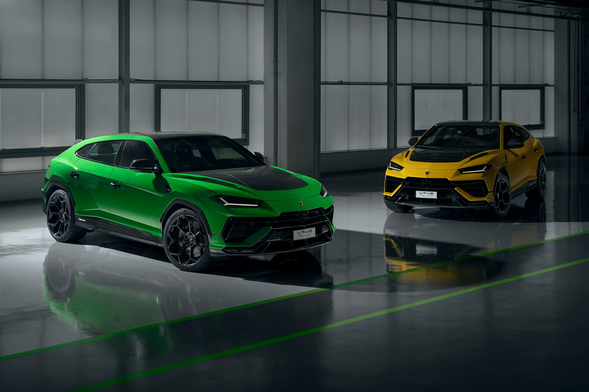 Siêu xe Lamborghini Urus nhanh nhất thế giới sắp về Việt Nam, giá 16,5 tỷ đồng