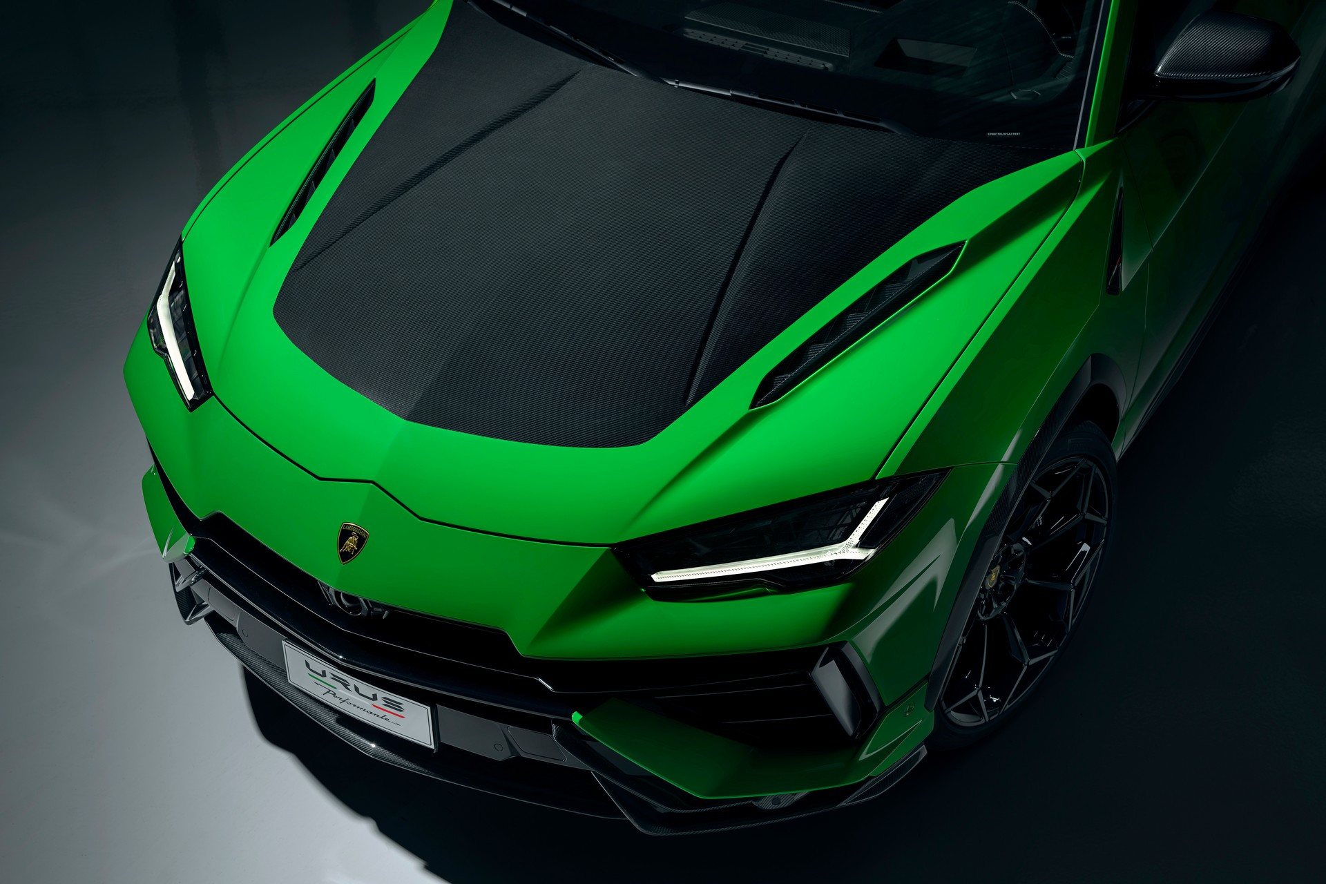 Siêu xe Lamborghini Urus Performante nhanh nhất thế giới sắp về giá 16,5 tỷ  đồng