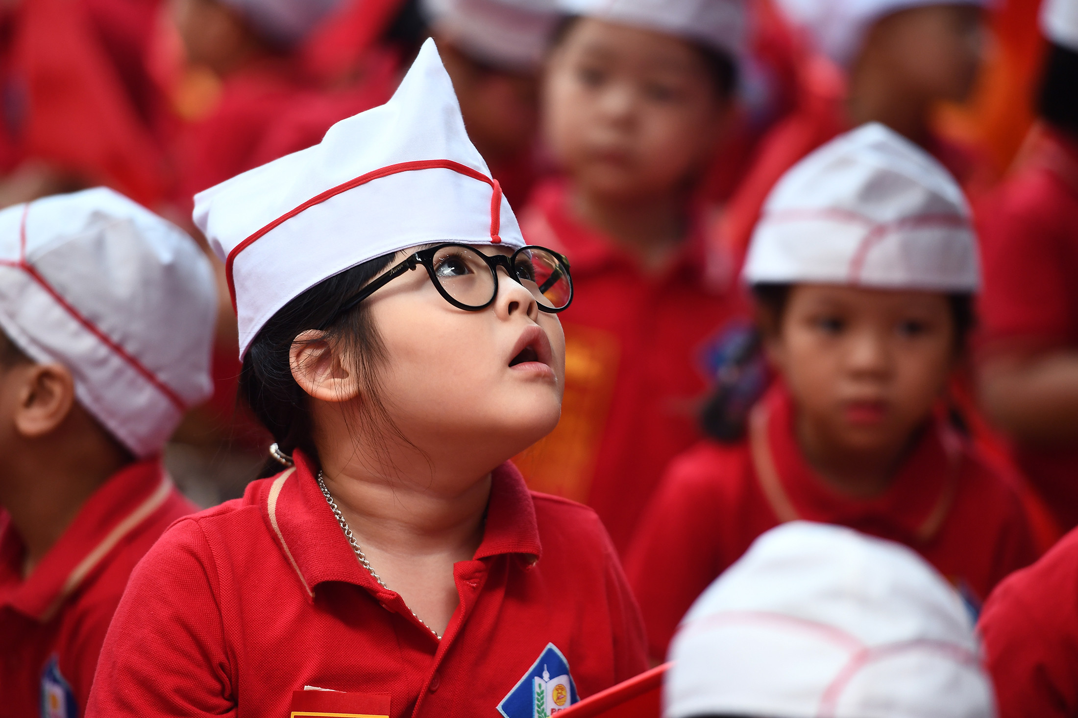 Một tỉnh cấm ép học sinh mua, may đồng phục