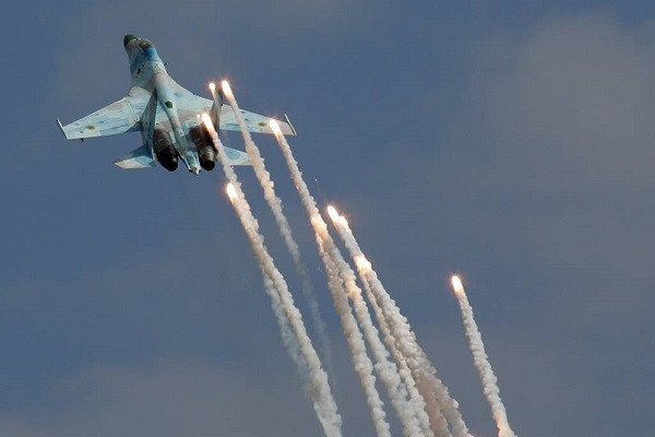 Video hiếm hoi cảnh tiêm kích Su-27 hỗn chiến trên trời Ukraine